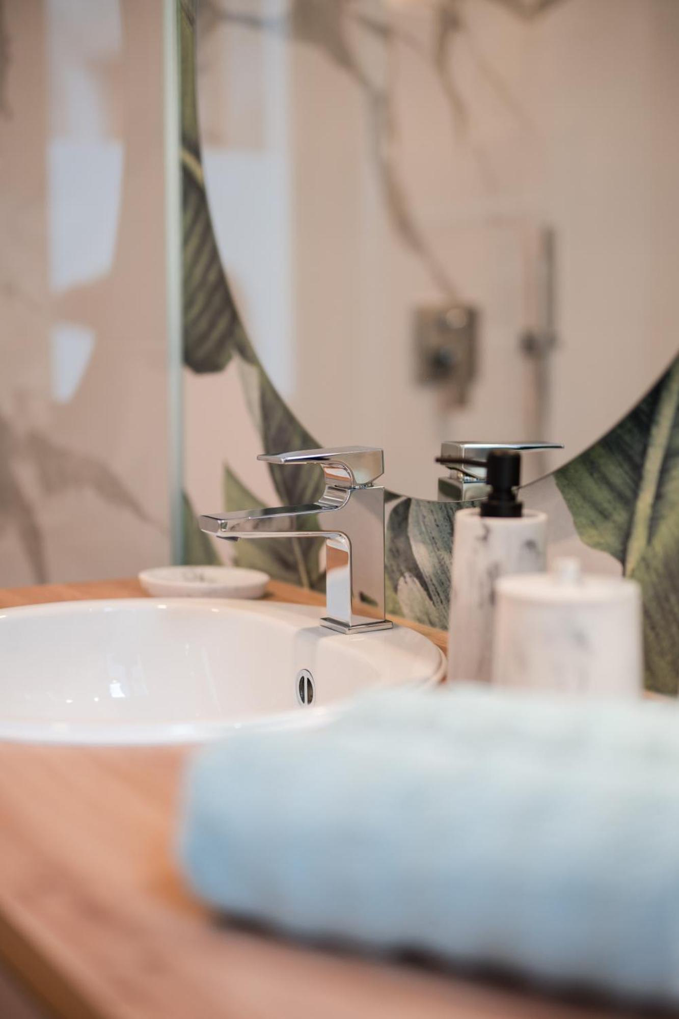 Promenaden Lounge Apartment Merano Bagian luar foto