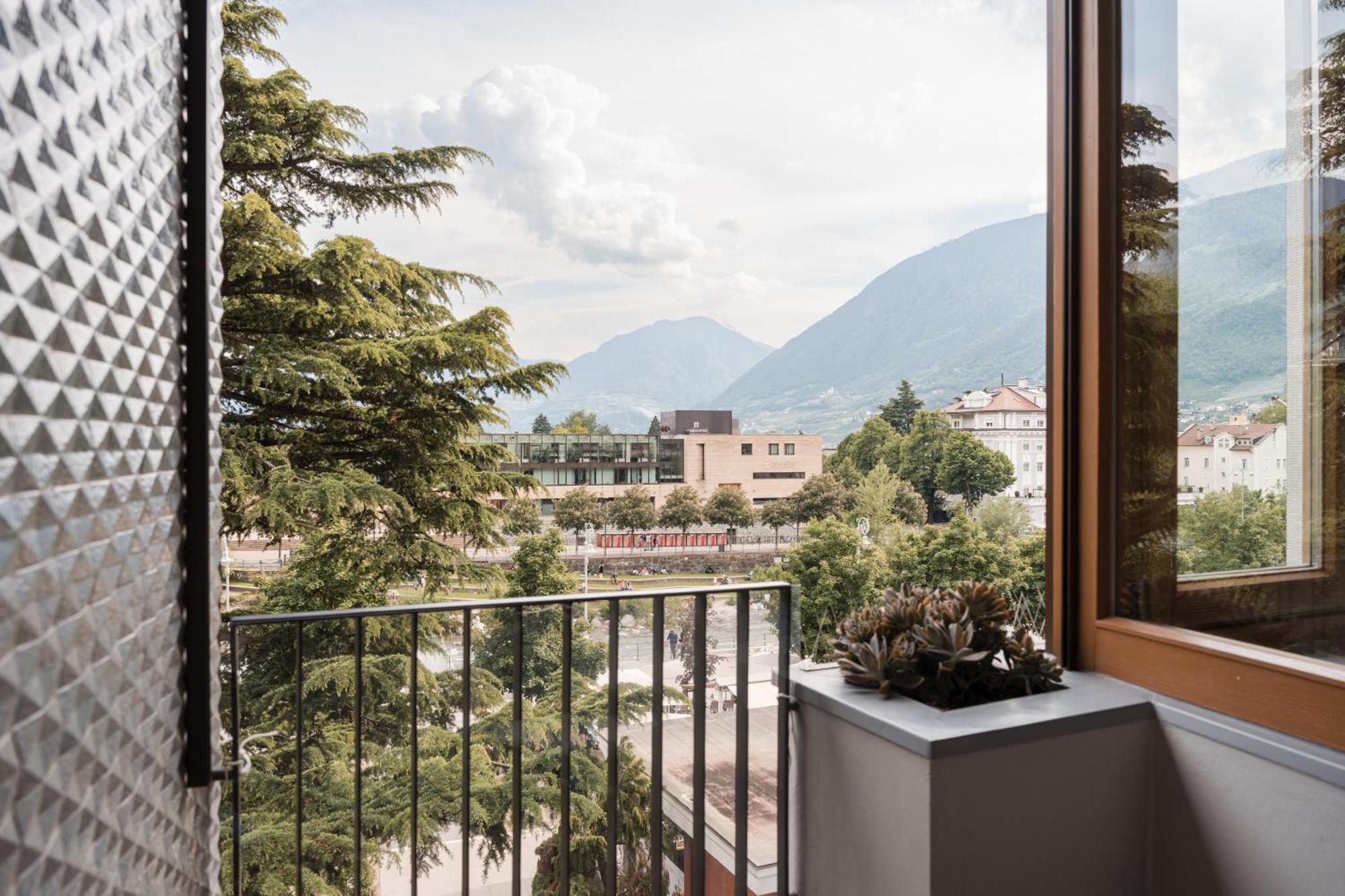 Promenaden Lounge Apartment Merano Bagian luar foto